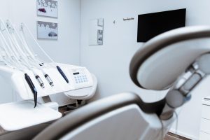 Ortodoncja: co to jest i jak może poprawić Twój uśmiech?